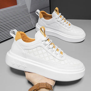 Tenis branco com detalhes. Respiravel. Casual. Desenho esportivo. Fashion.