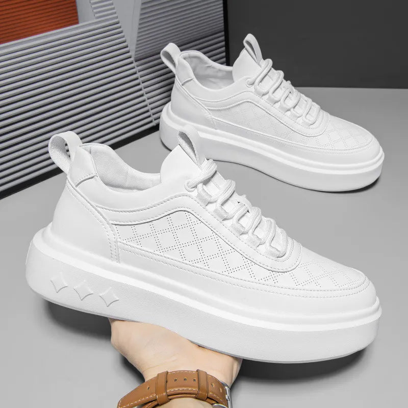 Tenis branco com detalhes. Respiravel. Casual. Desenho esportivo. Fashion.